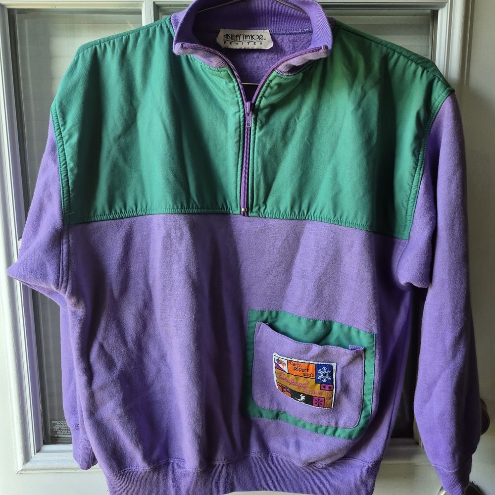 Ashley Taylor Petites Vintage Women's Sweatshirt with Pocket